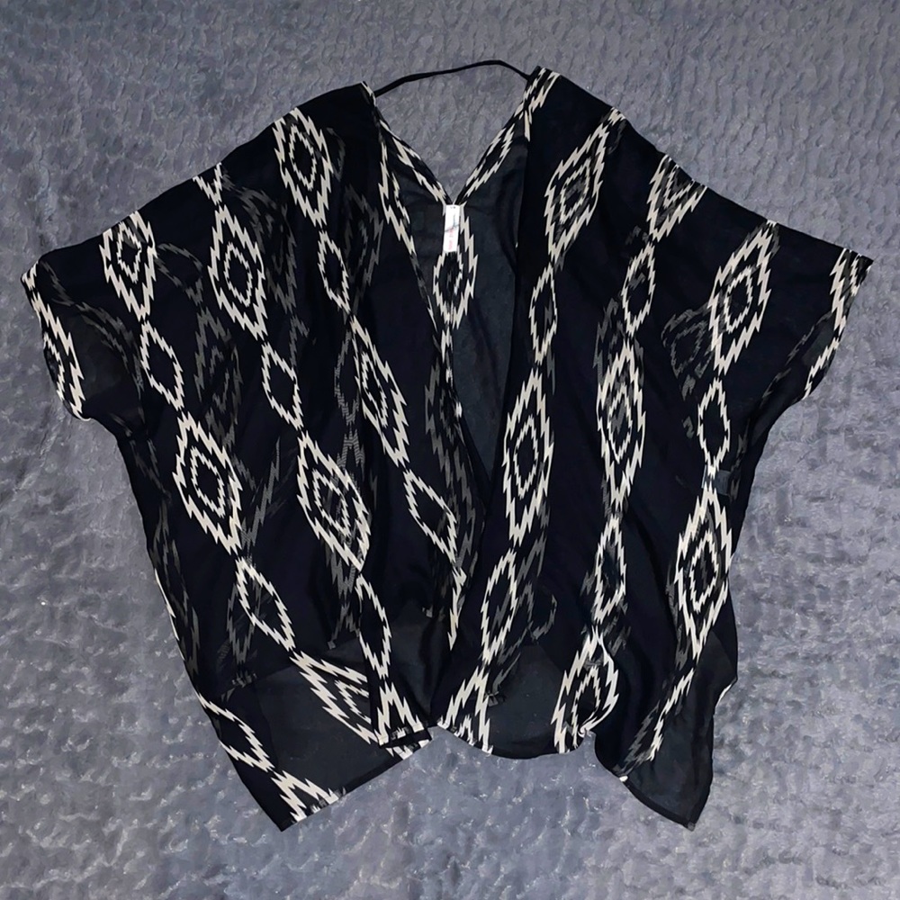 LOVE TREE Black & Cream Duster/Shawl M/L